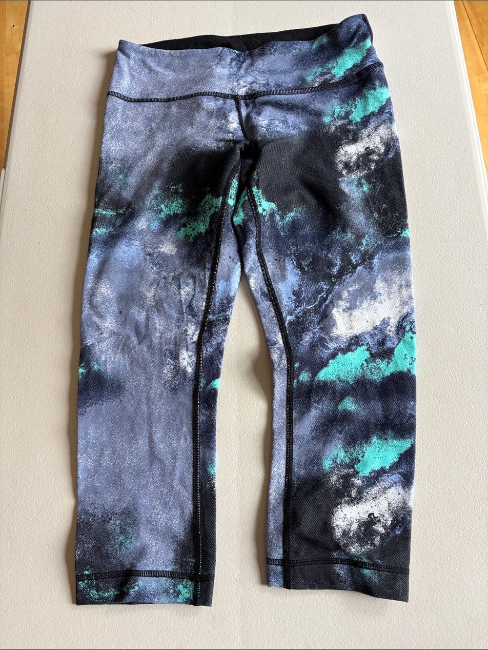 lululemon Black, Teal & blue Patterned Capris